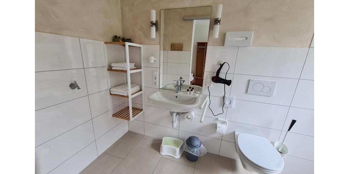 Etagenwohnung Deggenhausertal - 3 Zimmer, 74 m&sup2;, 880&euro; | Angebot:25723267