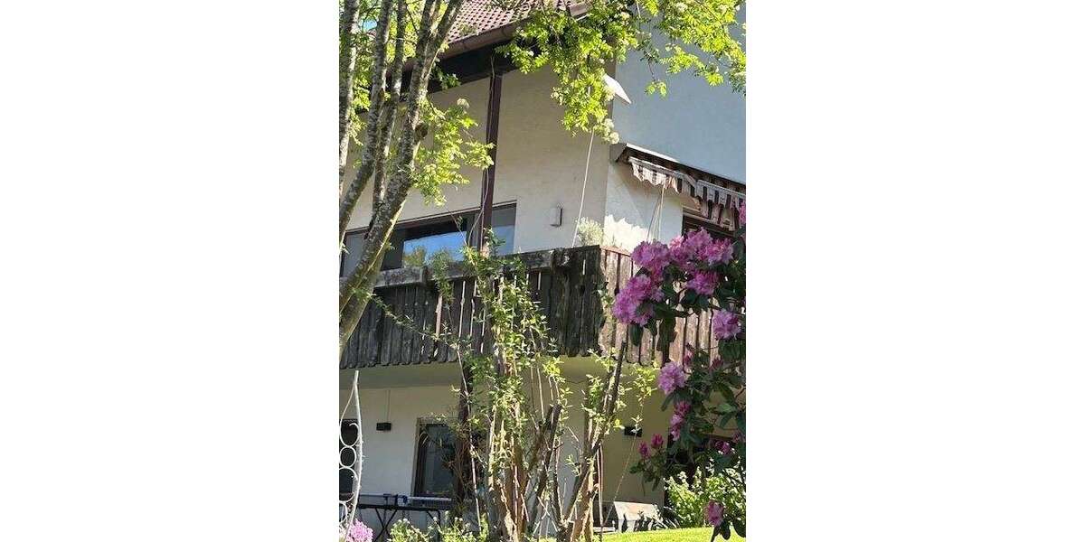 Einfamilienhaus Vogt - 9 Zimmer, 250 m&sup2;, 550.000&euro; | Angebot:25201421