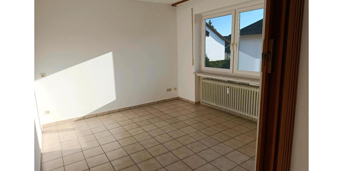 Etagenwohnung Immenstaad am Bodensee - 3.5 Zimmer, 87 m&sup2;, 1.200&euro; | Angebot:25174527
