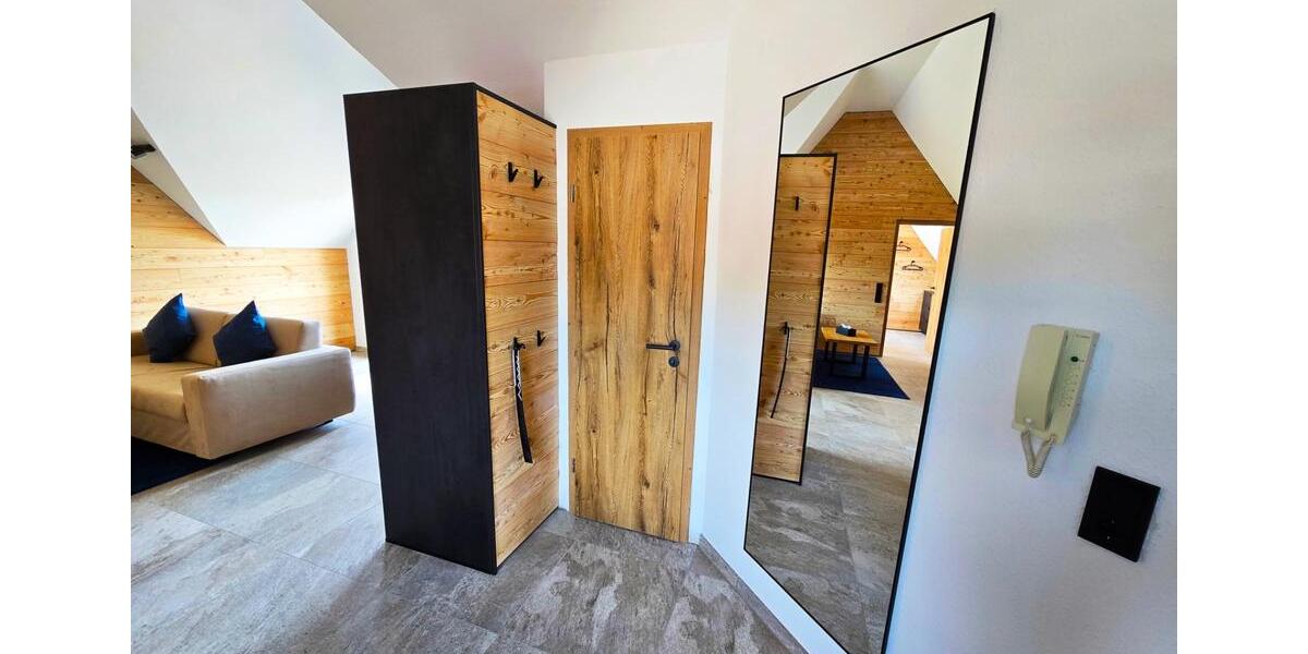 Dachgeschoßwohnung Meersburg - 2 Zimmer, 52 m&sup2;, 349.000&euro; | Angebot:27077312