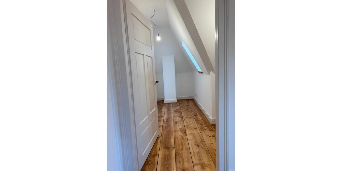 Dachgeschoßwohnung Ravensburg - 5 Zimmer, 153 m&sup2;, 2.475&euro; | Angebot:26562340