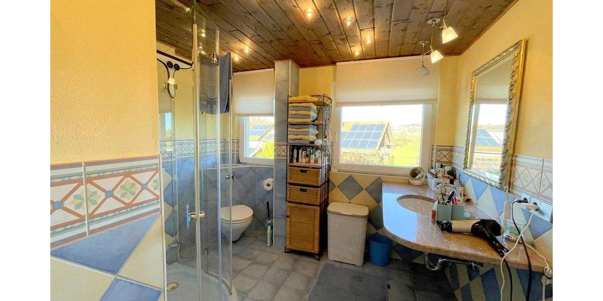 Einfamilienhaus Stetten - 8 Zimmer, 220 m&sup2;, 749.000&euro; | Angebot:25771243