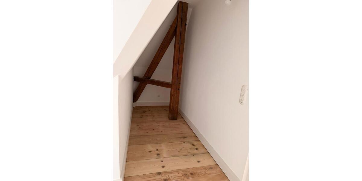 Dachgeschoßwohnung Ravensburg - 5 Zimmer, 153 m&sup2;, 2.475&euro; | Angebot:26562340