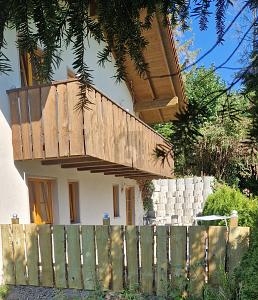 RUHIG, HOCHWERTIG, FÜR KLEINE FAMILIEN - Einfamilienhaus Vogt | Angebot:25939621