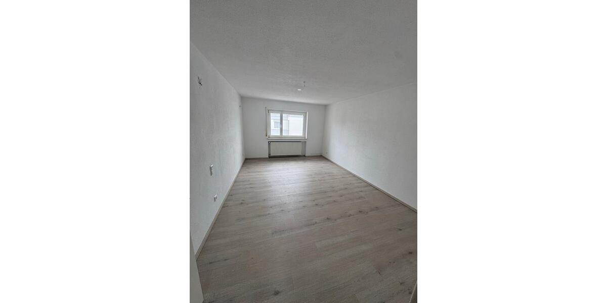 Etagenwohnung Weingarten - 3.5 Zimmer, 98 m&sup2;, 1.650&euro; | Angebot:25875434