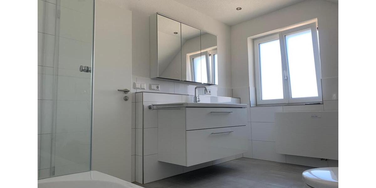 Dachgeschoßwohnung Friedrichshafen Allmannsweiler - 2 Zimmer, 84 m&sup2;, 1.075&euro; | Angebot:26325805
