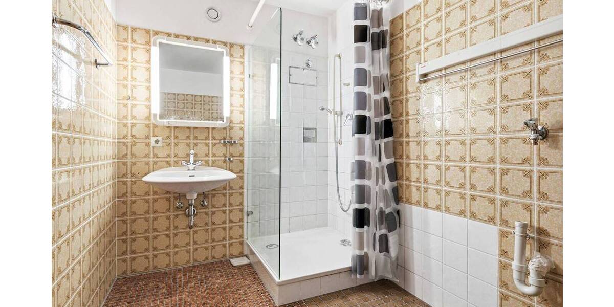 Etagenwohnung Konstanz Altstadt - 2 Zimmer, 74 m&sup2;, 365.000&euro; | Angebot:26055779