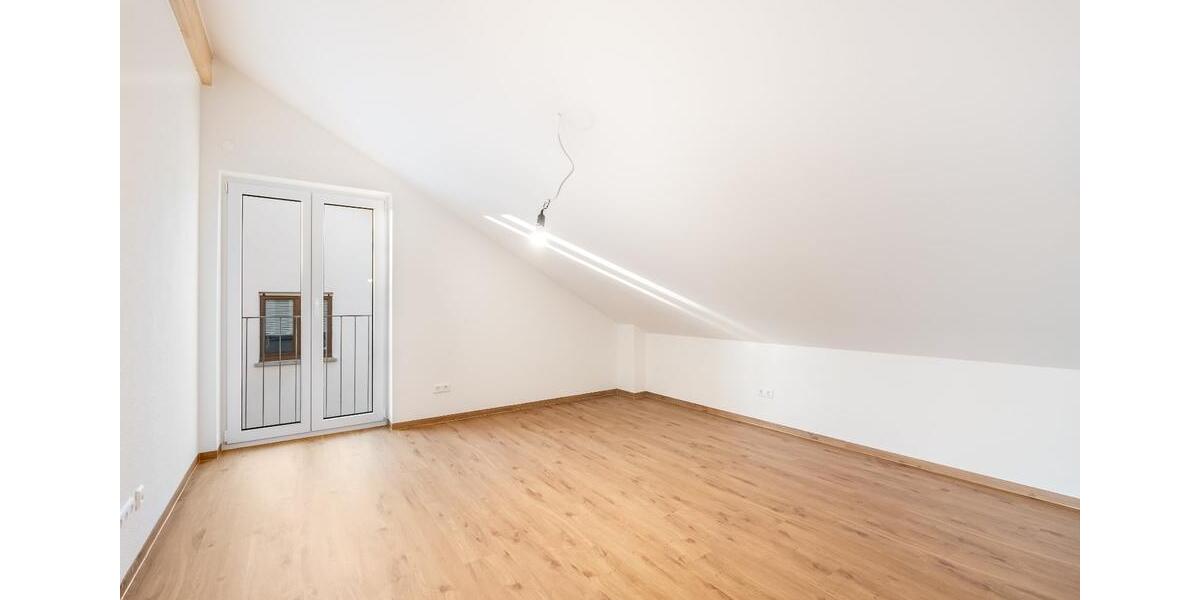 Dachgeschoßwohnung Markdorf - 3 Zimmer, 102 m&sup2;, 1.718&euro; | Angebot:25613593