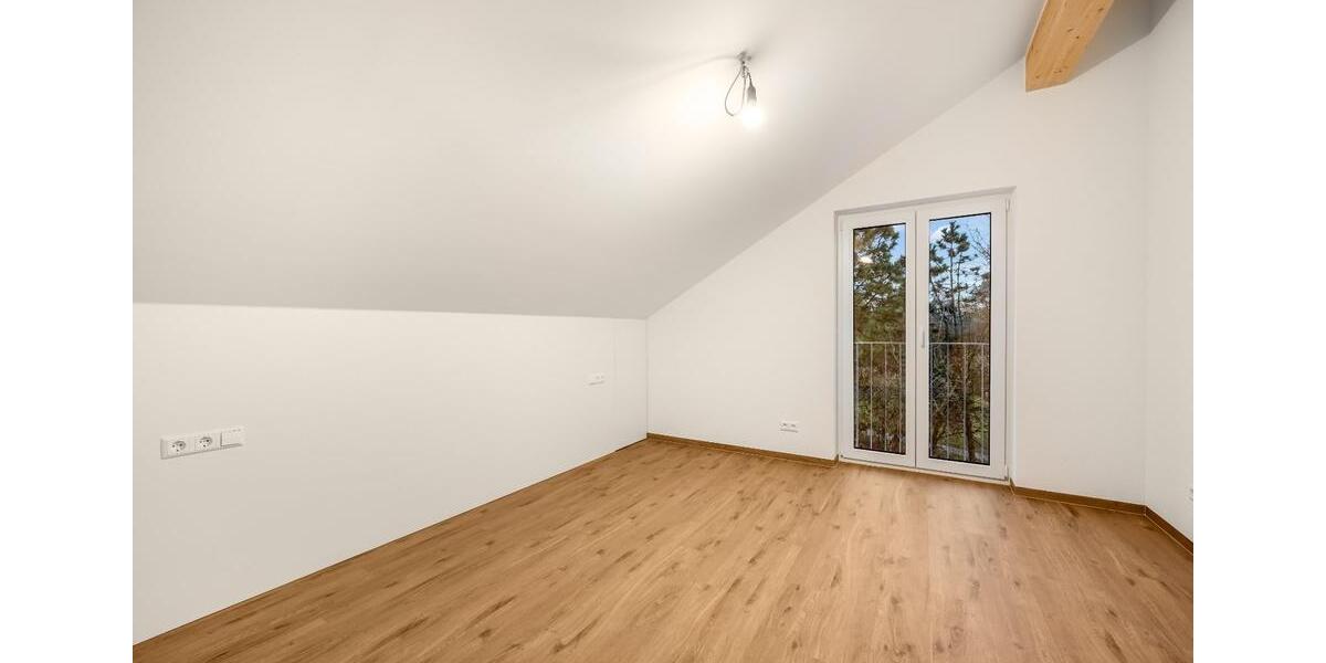 Dachgeschoßwohnung Markdorf - 4 Zimmer, 102 m&sup2;, 1.728&euro; | Angebot:25637932