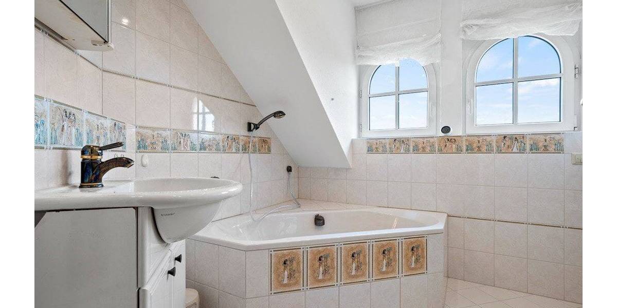Einfamilienhaus Daisendorf - 8 Zimmer, 230 m&sup2;, 1.295.000&euro; | Angebot:26015686