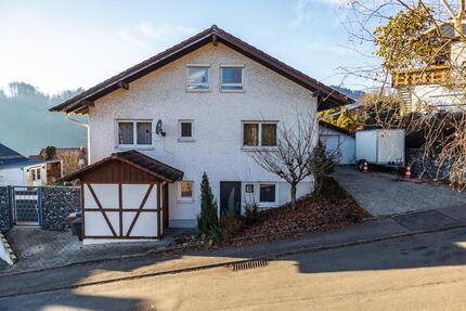 Haus Deggenhausertal - 9 Zimmer, 230 m&sup2;, 775.000&euro; | Angebot:25838542