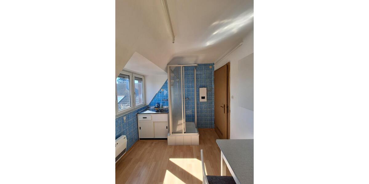 Dachgeschoßwohnung Friedrichshafen - 2.5 Zimmer, 35 m&sup2;, 700&euro; | Angebot:26480192