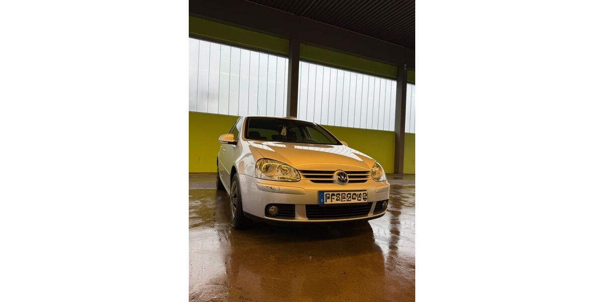 VW Golf 130.000 km 4.300 &euro; Friedrichshafen 88045
