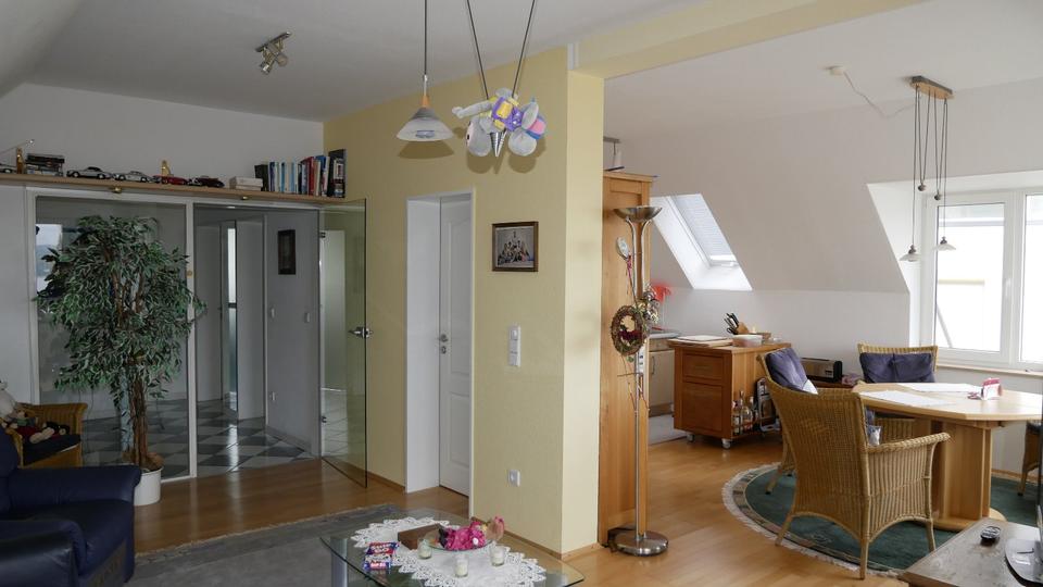 Dachgeschoßwohnung Überlingen - 2.5 Zimmer, 82 m&sup2;, 496.000&euro; | Angebot:26406507