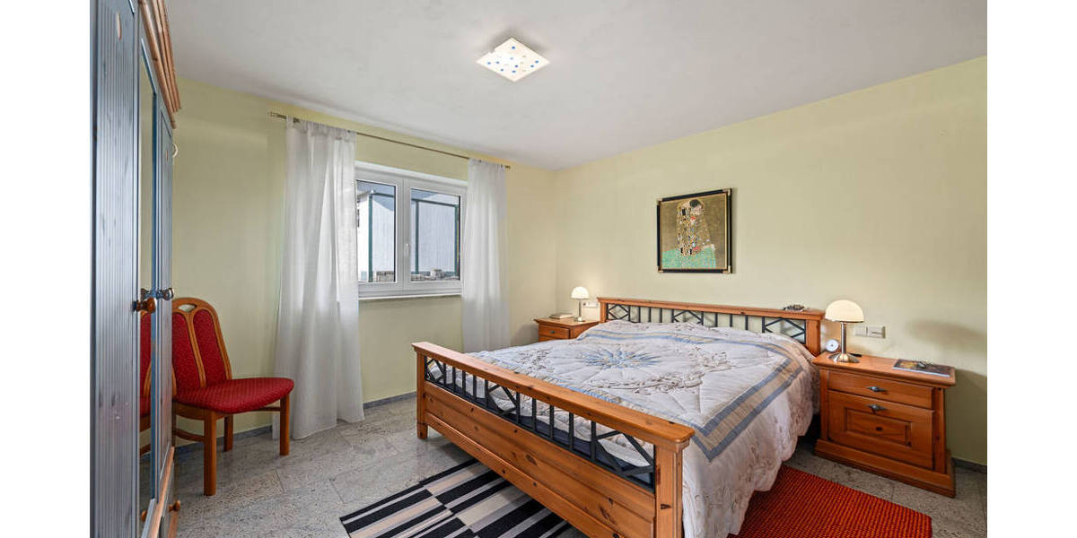 Einfamilienhaus Berg Vorberg - 7 Zimmer, 237 m&sup2;, 1.090.000&euro; | Angebot:25663671