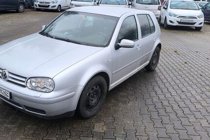 VW Golf 176.000 km 3.000 &euro; Konstanz 78467
