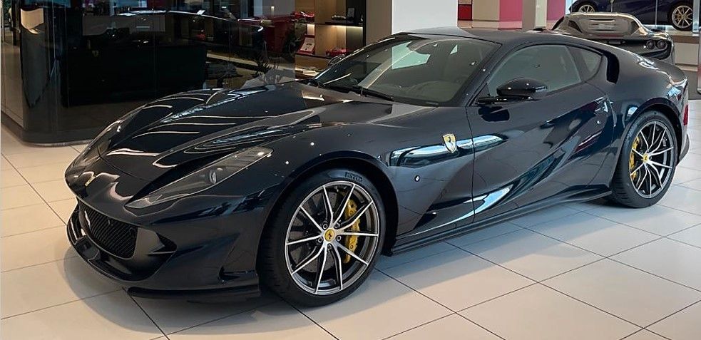 Ferrari 812 2.900 km 354.000 &euro; Friedrichshafen 88045