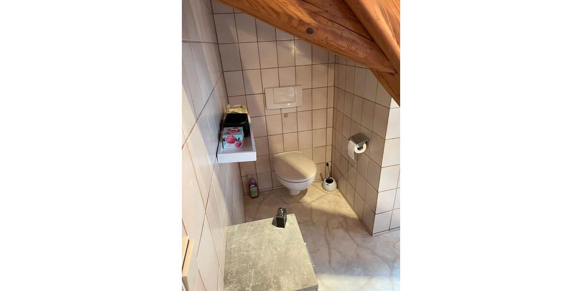 Dachgeschoßwohnung Salem - 2.5 Zimmer, 85 m&sup2;, 880&euro; | Angebot:26447018