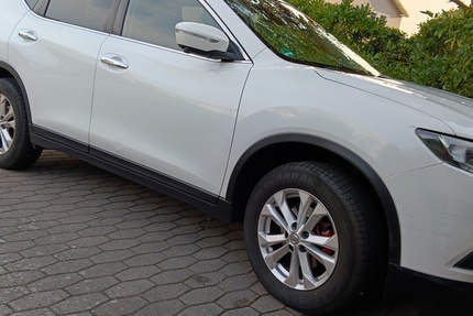 Nissan X-Trail 157.500 km 13.000 &euro; Friedrichshafen 88045