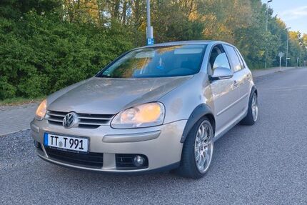 VW Golf 228.000 km 1.850 &euro; Friedrichshafen 88046