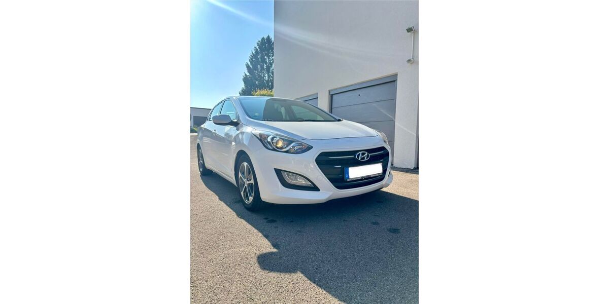 Hyundai i30 106.123 km 8.300 &euro; Tettnang 88069