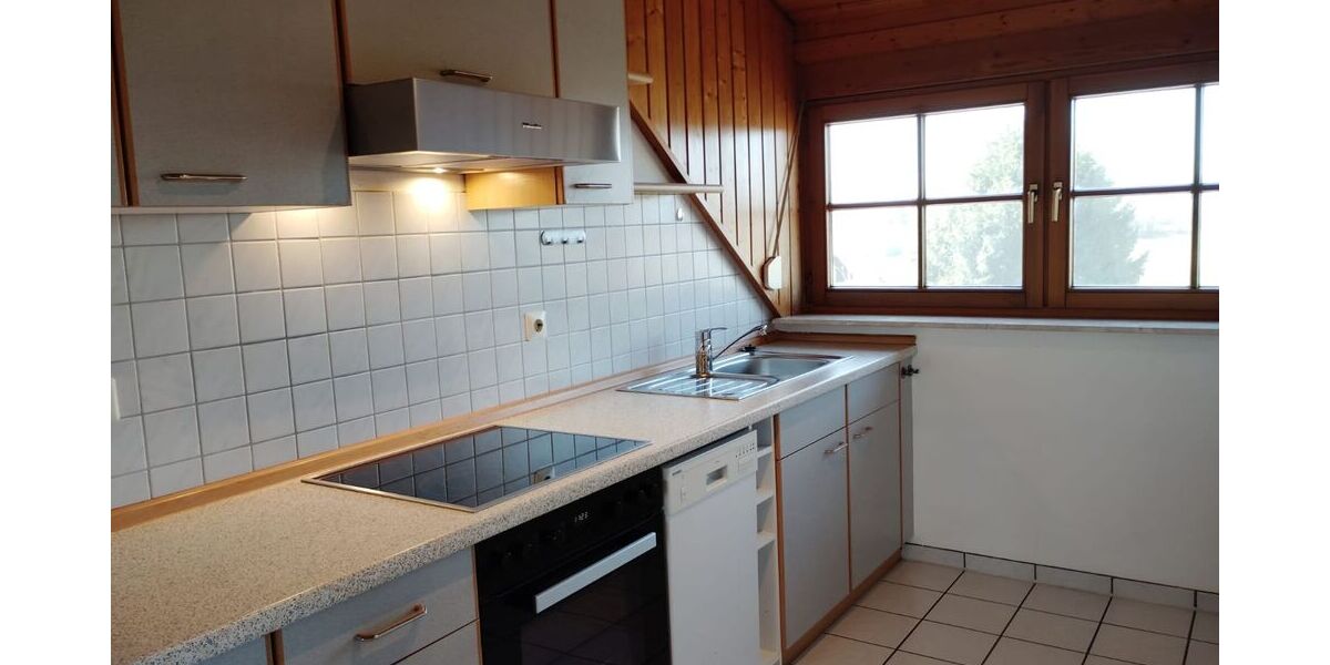 Stilvolle, neuwertige 3-Zimmer-DG-Wohnung mit Balkon und Einbauküche - Appartement Baindt Schachen | Angebot:26633728