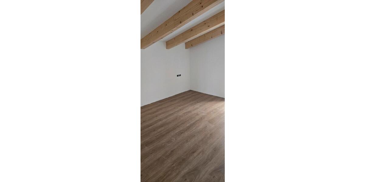 Dachgeschoßwohnung Ebenweiler - 3.5 Zimmer, 130 m&sup2;, 1.690&euro; | Angebot:25591087