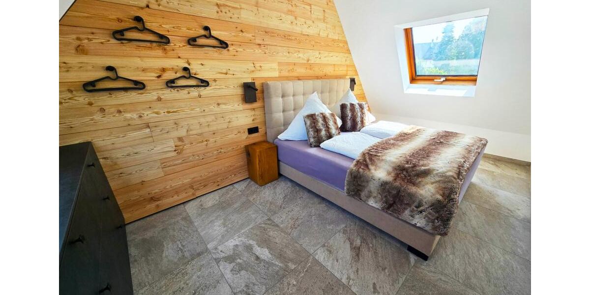 Dachgeschoßwohnung Meersburg - 2 Zimmer, 52 m&sup2;, 349.000&euro; | Angebot:27077312