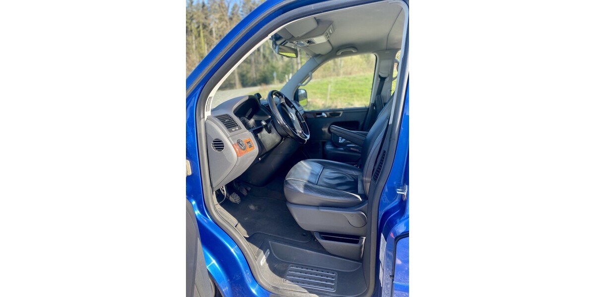 VW T5 Multivan 229.000 km 15.000 &euro; Markdorf 88677