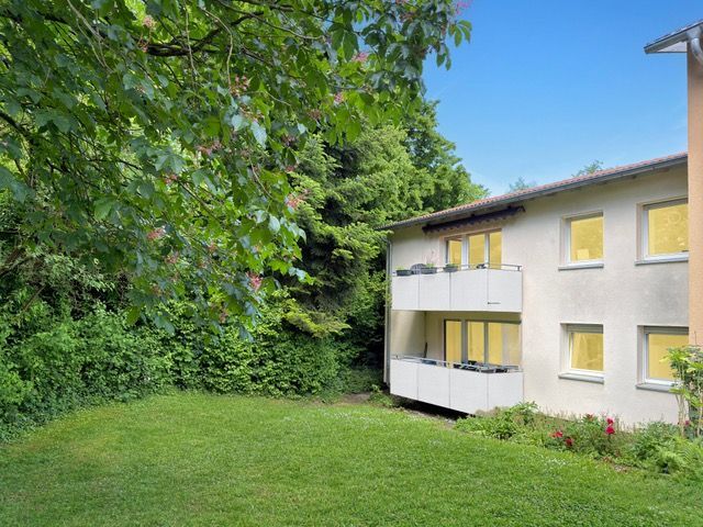 Provisionsfrei* 3,79% Rendite + Indexmiete: Vermietete 4-Zi.-Wohnung mit Kamin-Option & Garten! - Erdgeschoßwohnung Ravensburg Eschach | Angebot:26702322