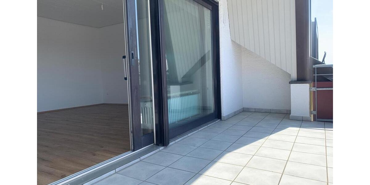 Dachgeschoßwohnung Friedrichshafen Allmannsweiler - 2 Zimmer, 84 m&sup2;, 1.075&euro; | Angebot:26325805