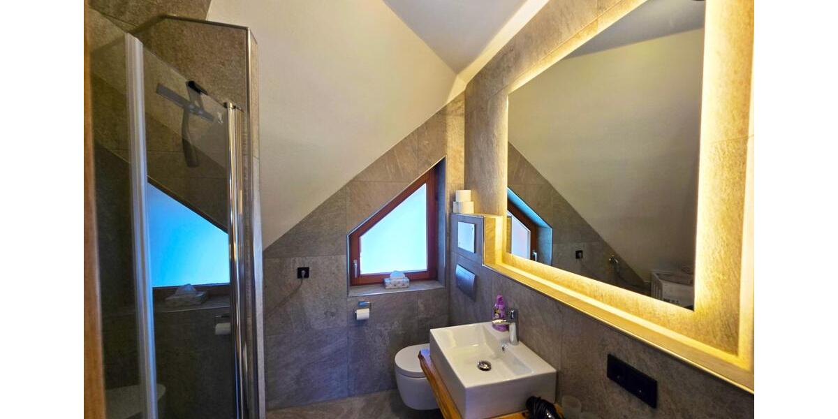 Dachgeschoßwohnung Meersburg - 2 Zimmer, 52 m&sup2;, 349.000&euro; | Angebot:27077312