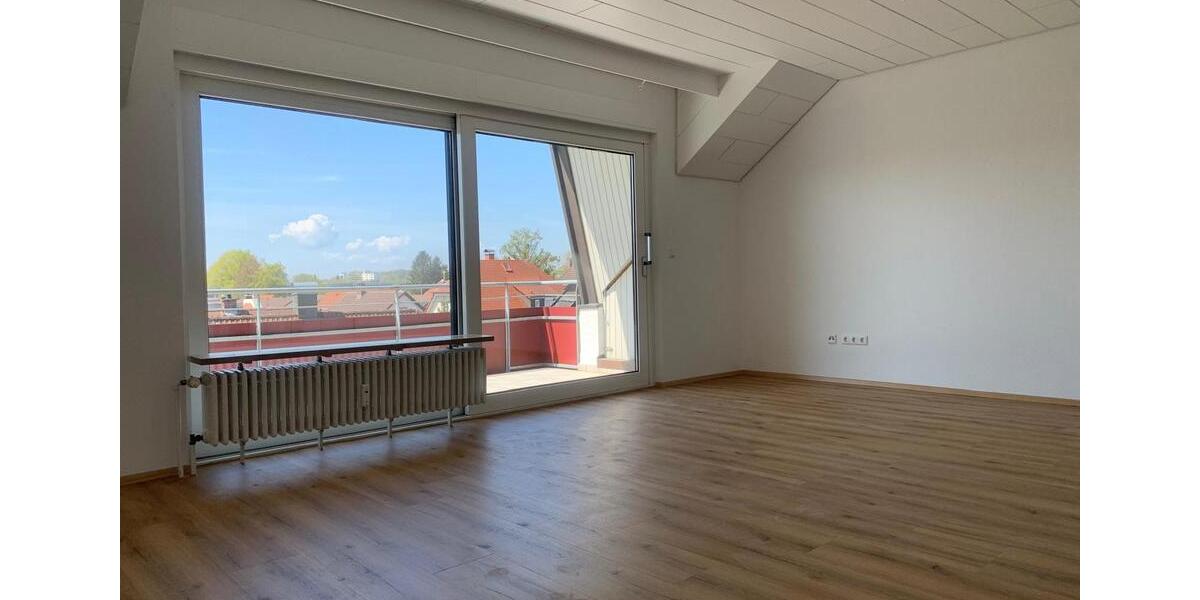 Dachgeschoßwohnung Friedrichshafen Allmannsweiler - 2 Zimmer, 84 m&sup2;, 1.075&euro; | Angebot:26325805