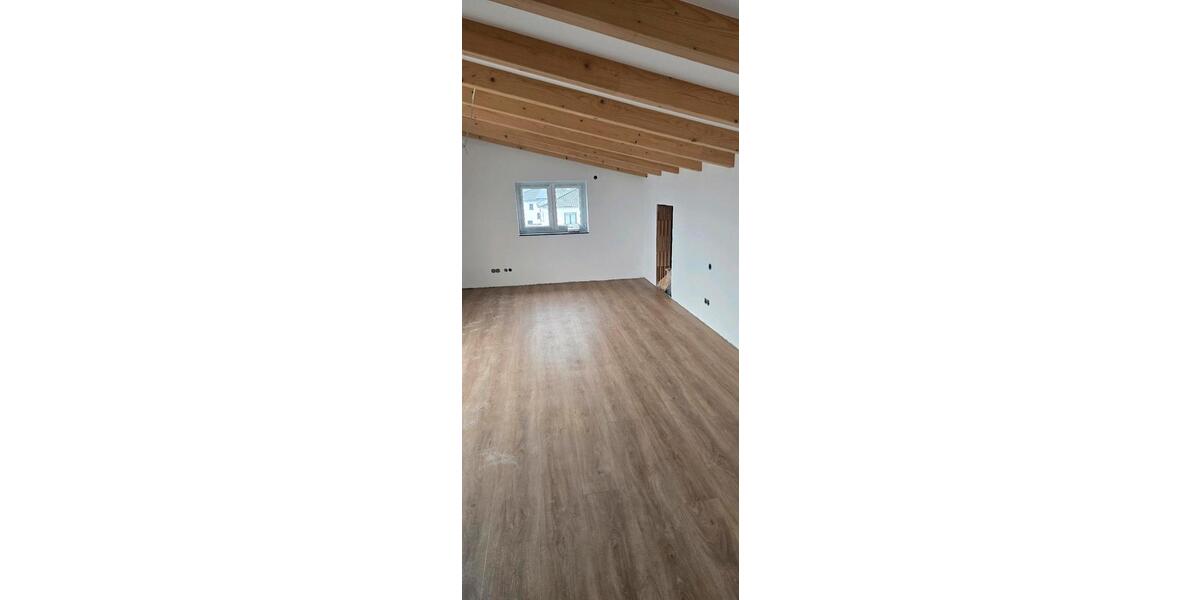 Dachgeschoßwohnung Ebenweiler - 3.5 Zimmer, 130 m&sup2;, 1.690&euro; | Angebot:25591087