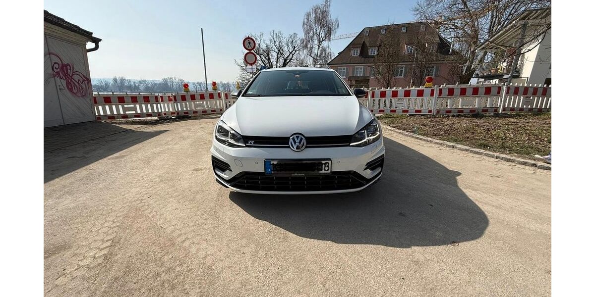 VW Golf 50.500 km 28.300 &euro; Konstanz 78467