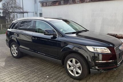 Audi Q7 289.000 km 7.250 &euro; Friedrichshafen 88045