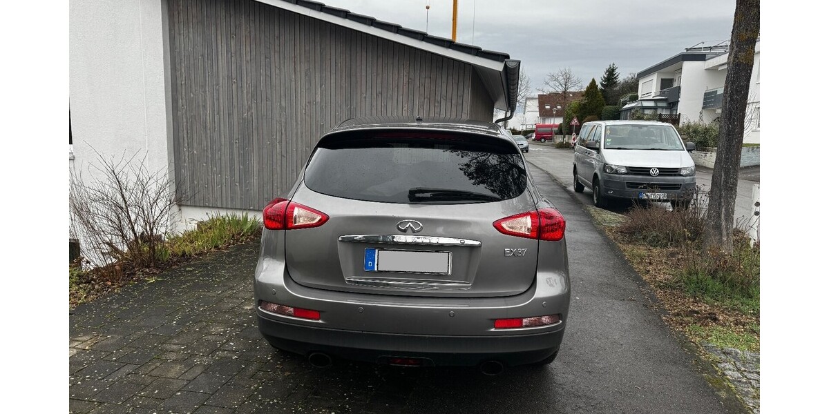 INFINITI EX 37 175.826 km 11.999 &euro; Markdorf 88677