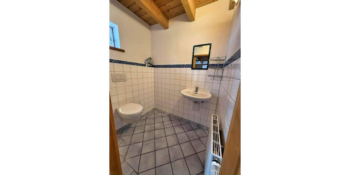 Mehrfamilienhaus, Wohnhaus Wilhelmsdorf Esenhausen - 4 Zimmer, 141 m&sup2;, 1.200&euro; | Angebot:25701172