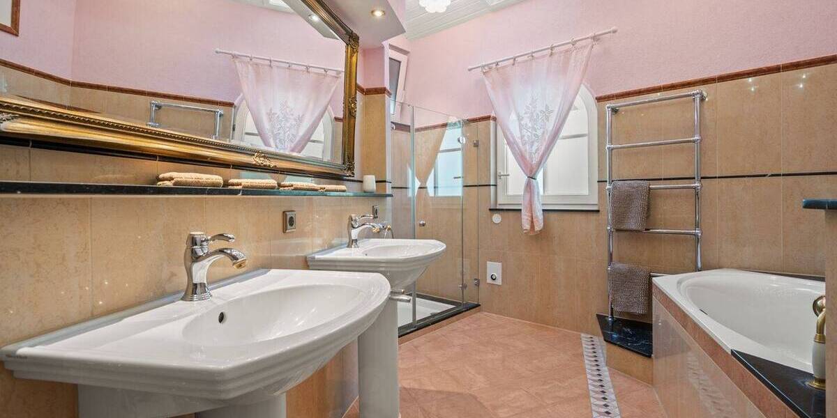 Mehrfamilienhaus, Wohnhaus Überlingen - 1 Zimmer, 451 m&sup2;, 2.500.000&euro; | Angebot:25749320