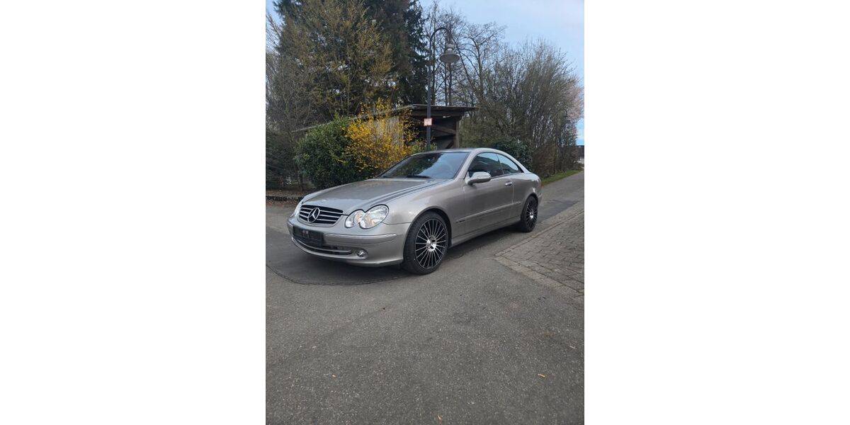 Mercedes-Benz CLK 270 212.511 km 3.290 &euro; Meckenbeuren 88074
