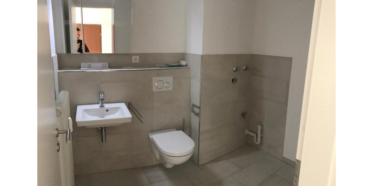 Dachgeschoßwohnung Immenstaad am Bodensee - 2.5 Zimmer, 98 m&sup2;, 1.390&euro; | Angebot:26517744