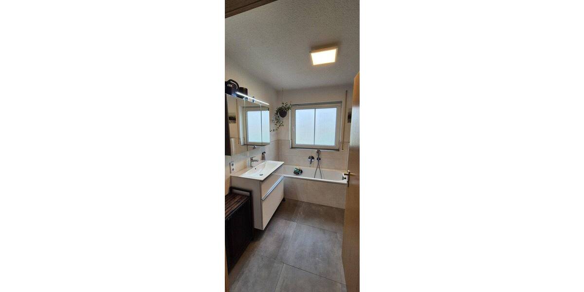 Etagenwohnung Konstanz Petershausen - 4 Zimmer, 90 m&sup2;, 1.950&euro; | Angebot:26886228