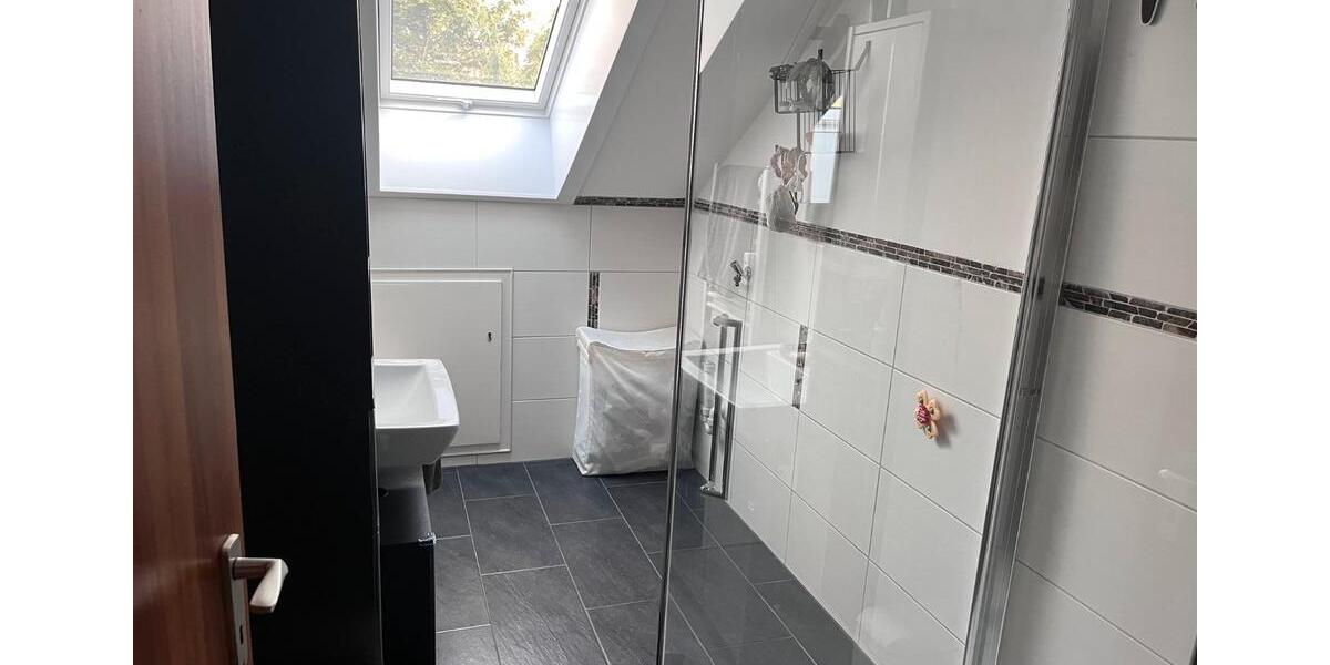 Dachgeschoßwohnung Langenargen - 3.5 Zimmer, 80 m&sup2;, 1.200&euro; | Angebot:26624328