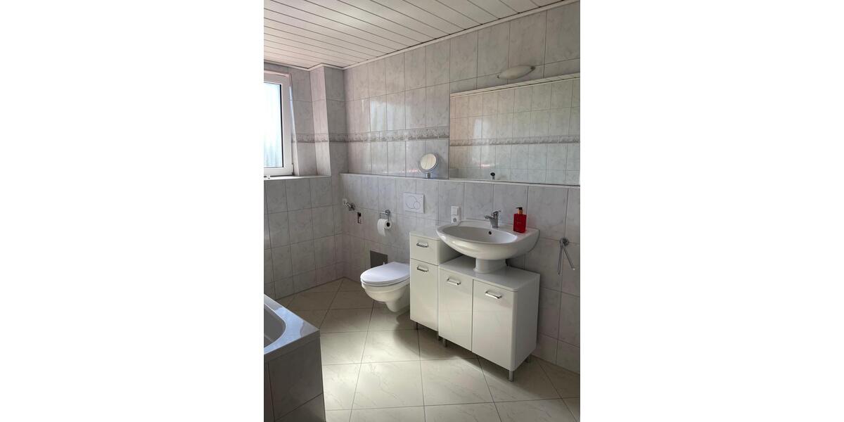 Dachgeschoßwohnung Friedrichshafen Ailingen - 3 Zimmer, 90 m&sup2;, 1.400&euro; | Angebot:26662137