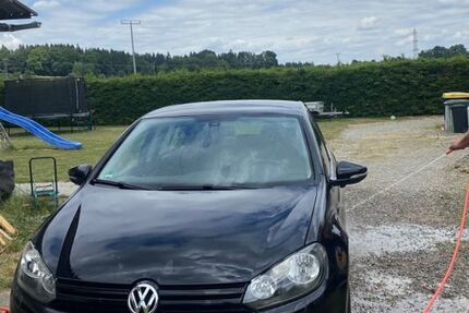 VW Golf 216.000 km 4.100 &euro; Berg 88276