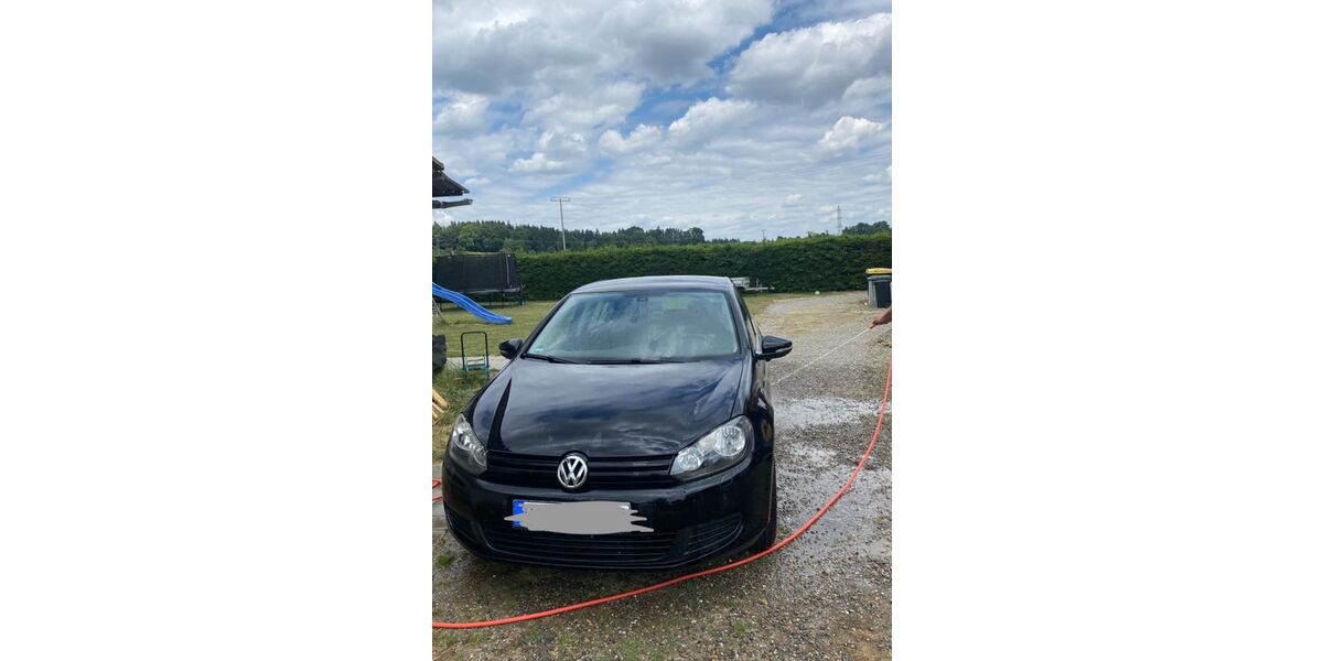 VW Golf 216.000 km 4.100 &euro; Berg 88276