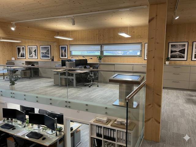 Gewerbeobjekt Ravensburg Weststadt - 8 Zimmer, 269 m&sup2;, 4.024&euro; | Angebot:25996555