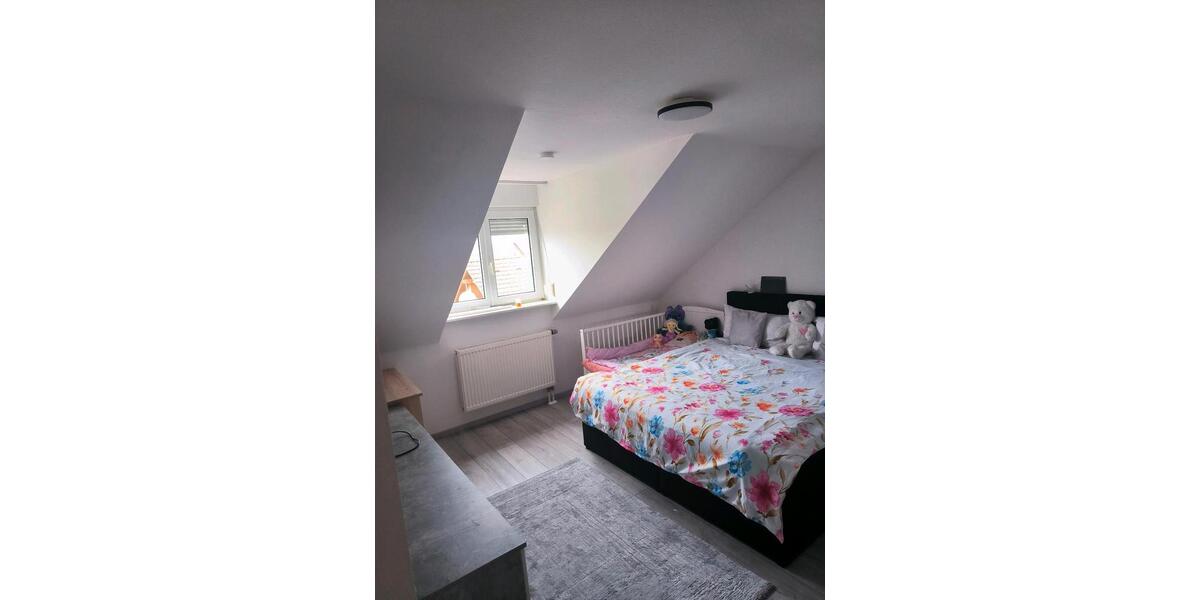 Dachgeschoßwohnung Wolpertswende - 3 Zimmer, 90 m&sup2;, 1.200&euro; | Angebot:25045580