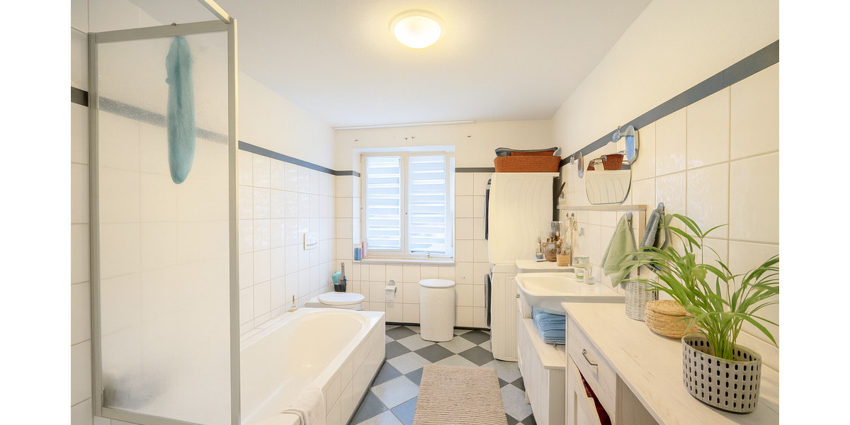 Mehrfamilienhaus, Wohnhaus Illmensee - 7 Zimmer, 240 m&sup2;, 875.000&euro; | Angebot:25729357