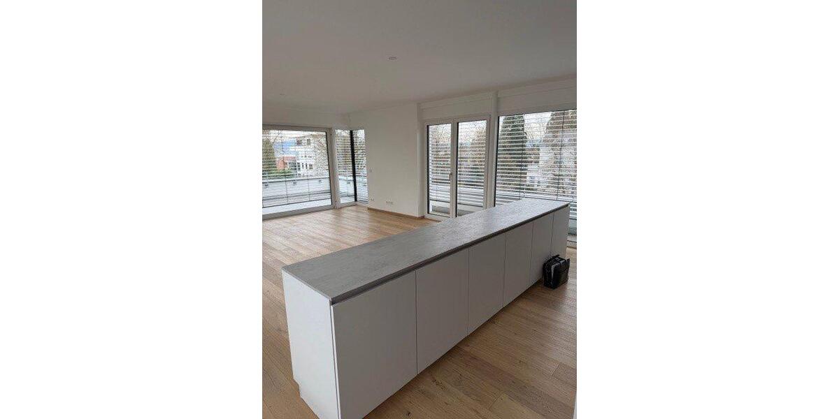 Dachgeschoßwohnung Überlingen - 3 Zimmer, 119 m&sup2;, 2.250&euro; | Angebot:26580201